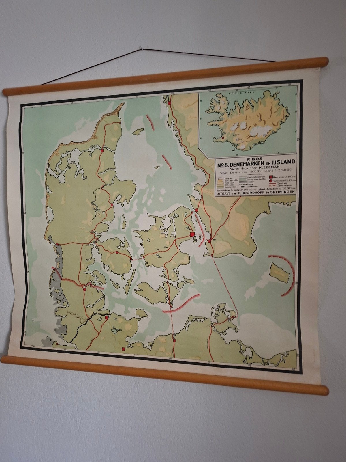 Schoolkaart Denemarken en IJsland (R. Bos) uit de jaren '70, Boeken, Ophalen