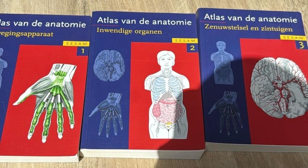 Atlas van de anatomie 3 delen, Ophalen, Beta, Gelezen, HBO