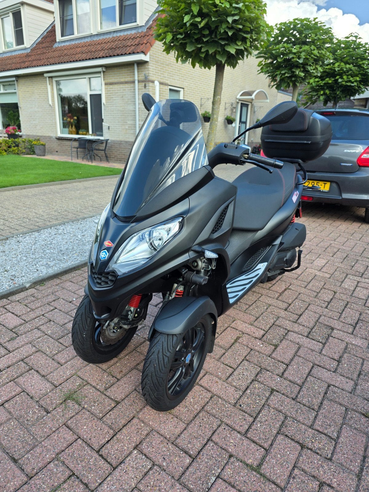Piaggio MP3 300 LT HPE Sport+3 art slot, navigatie, kofferr, Scooter, 300 cc, Particulier, Automaat
