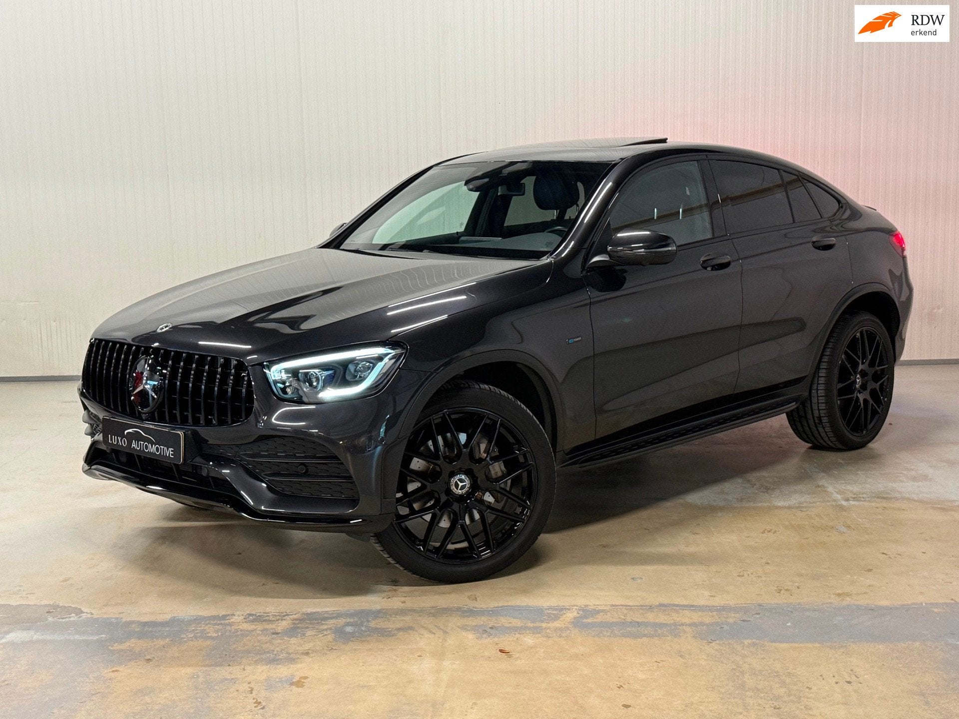 Mercedes-Benz GLC-klasse Coupé 300e 4MATIC AMG | SCHUIF/KAN, Automaat, Gebruikt, Euro 6, 4 cilinders