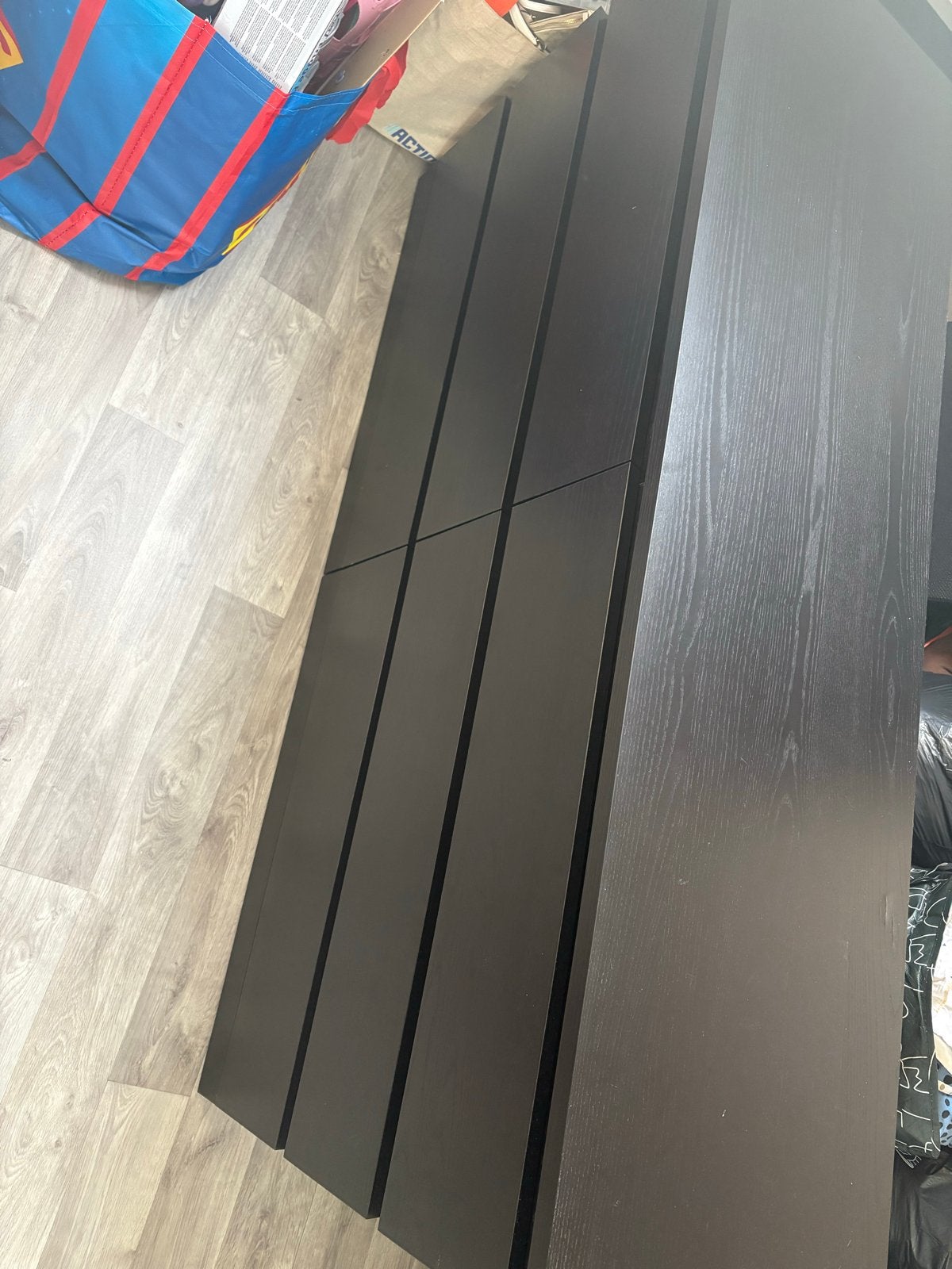 Nieuwe kast met kleine beschadiging, Ophalen, Zo goed als nieuw