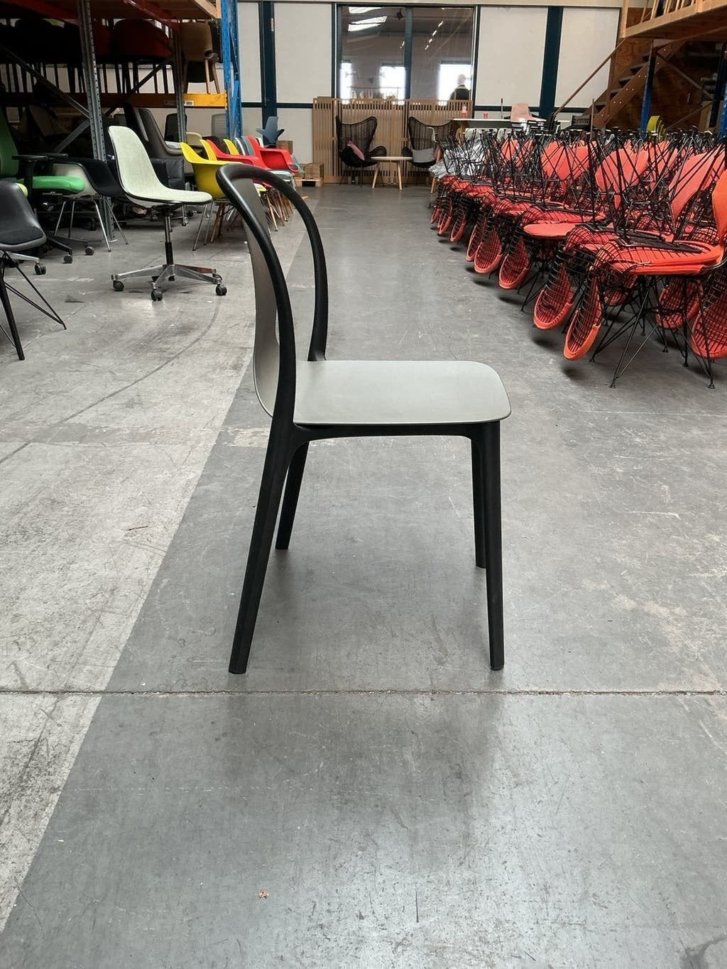 Vitra Belleville Chair |  Donker Grijs | Kunststof, Gebruikt, -, Kunststof, Ophalen of Verzenden
