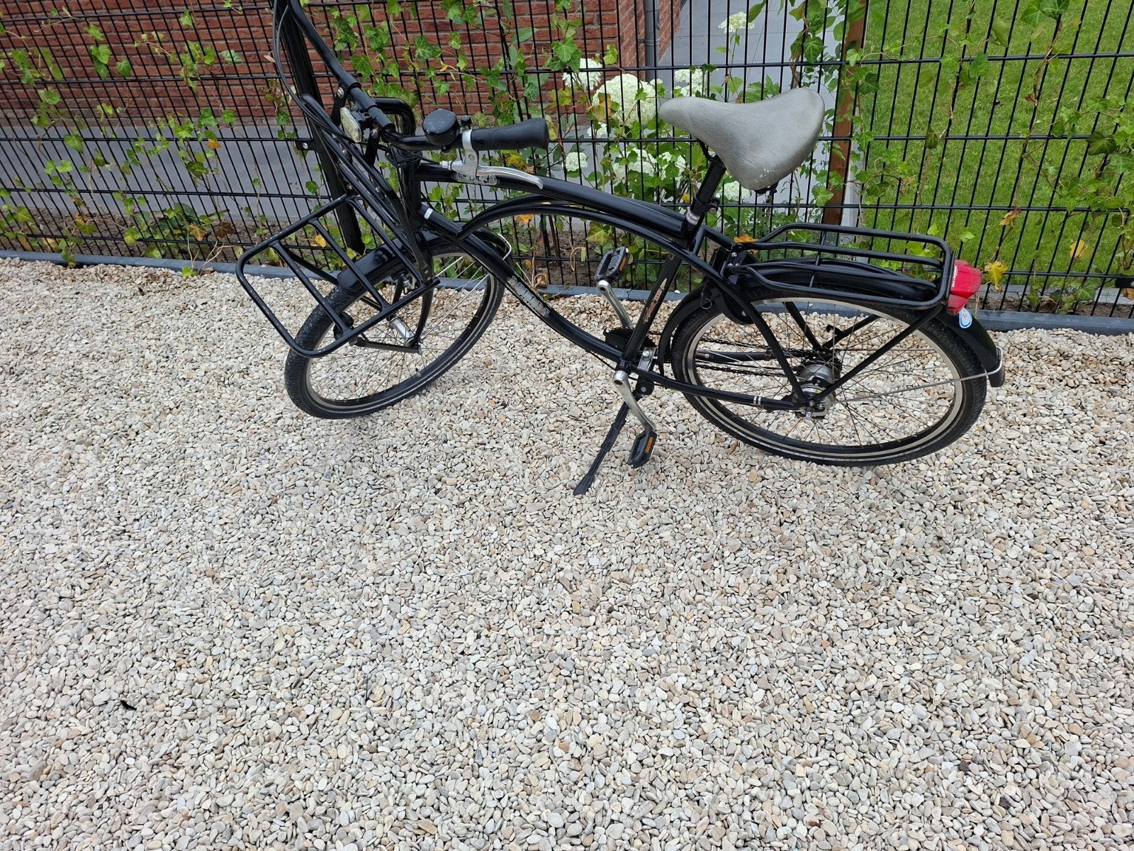 Zwarte transportfiets met voordrager, 57 cm frame, Gebruikt, Velgrem, 56 cm of meer, Ophalen