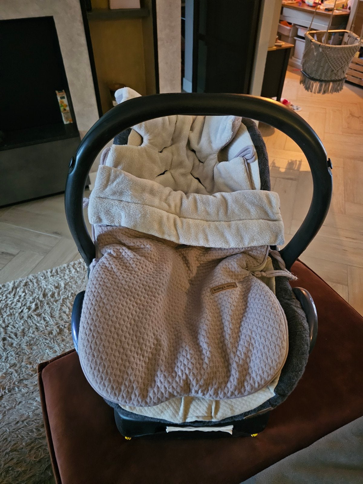 Maxi-Cosi autostoel met voetenzak en familyfix base, Ophalen of Verzenden, 0 t/m 13 kg, Maxi-Cosi, Gebruikt