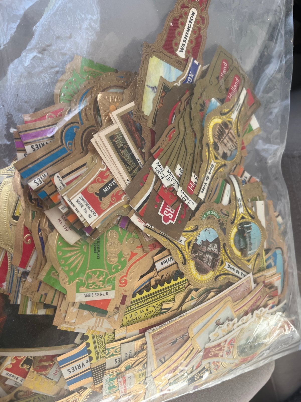 1000+ Grote Sigarenbandjes - Diverse Merken en Series, Verzamelen, Rookartikelen, Aanstekers en Luciferdoosjes, Verzenden, Nieuw