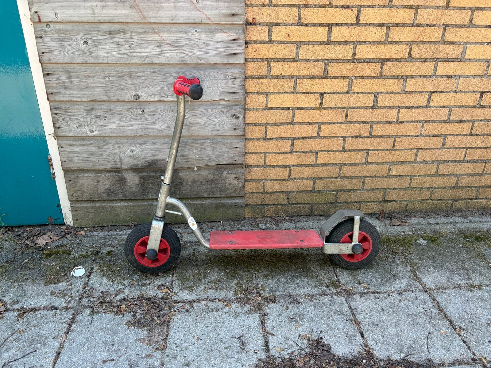 2 stuks Stevige kinderstep met luchtbanden, Fietsen en Brommers, Ophalen, Gebruikt, Gewone step