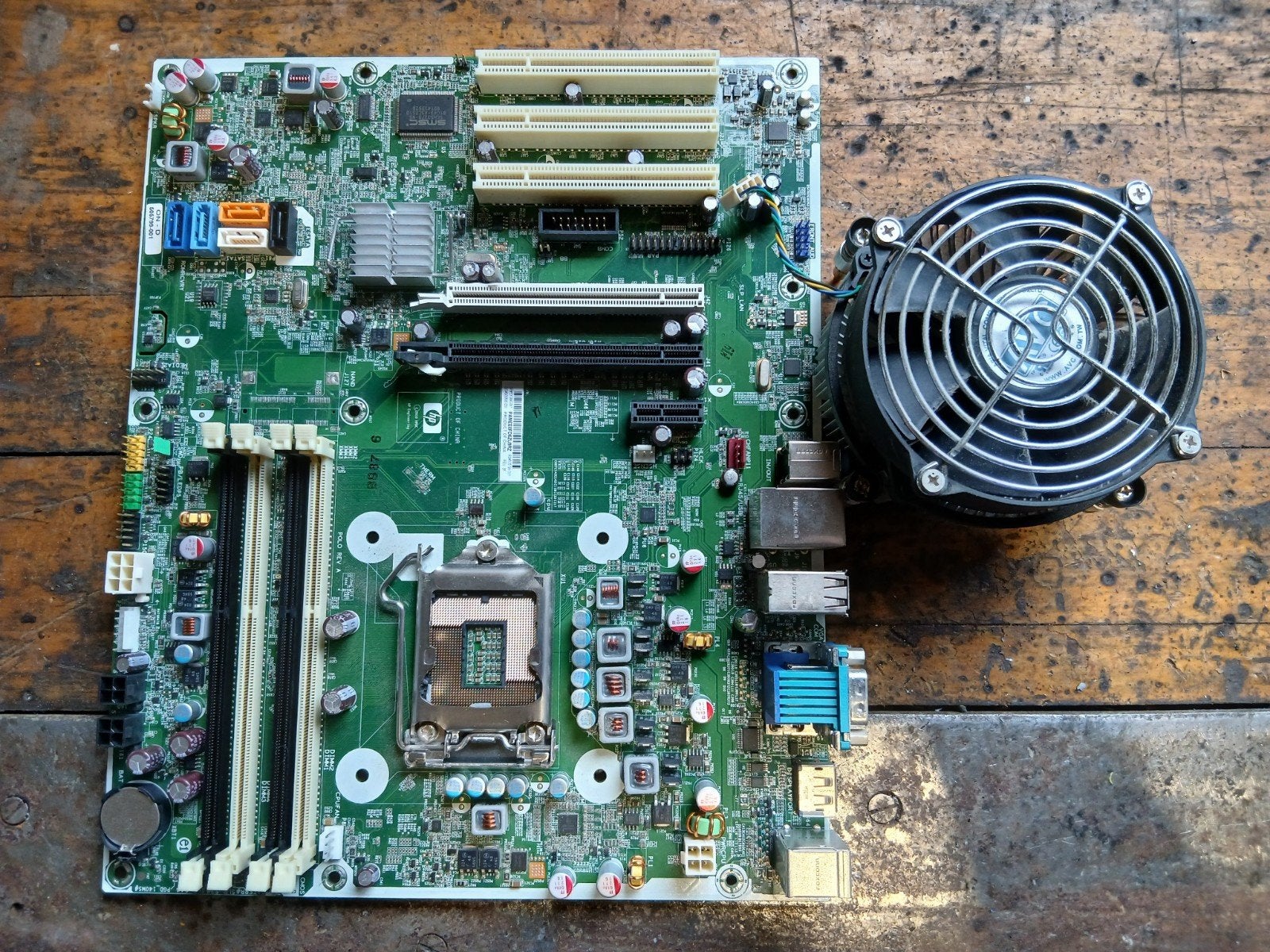HP Moederbord met Socket LGA1156 - PAMEE0FDZU9RZ, Computers en Software, Moederborden, Gebruikt, HP, LGA1156, DDR3