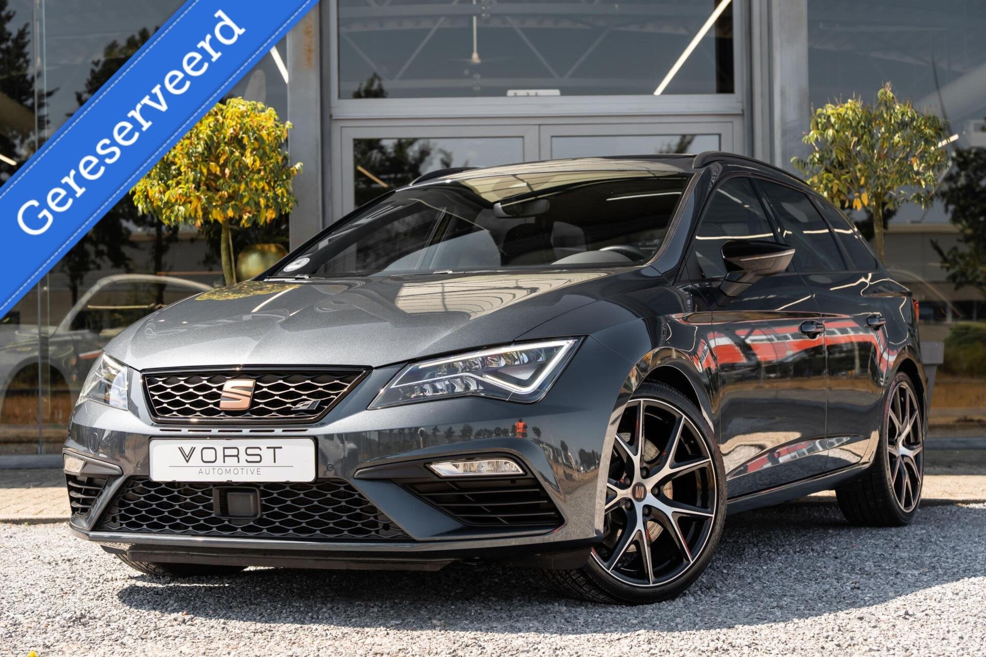 Seat Leon ST 2.0 TSI 4DRIVE CUPRA Ultimate Pano Beats Schaal, Auto's, Automaat, 15 km/l, Gebruikt, Zwart