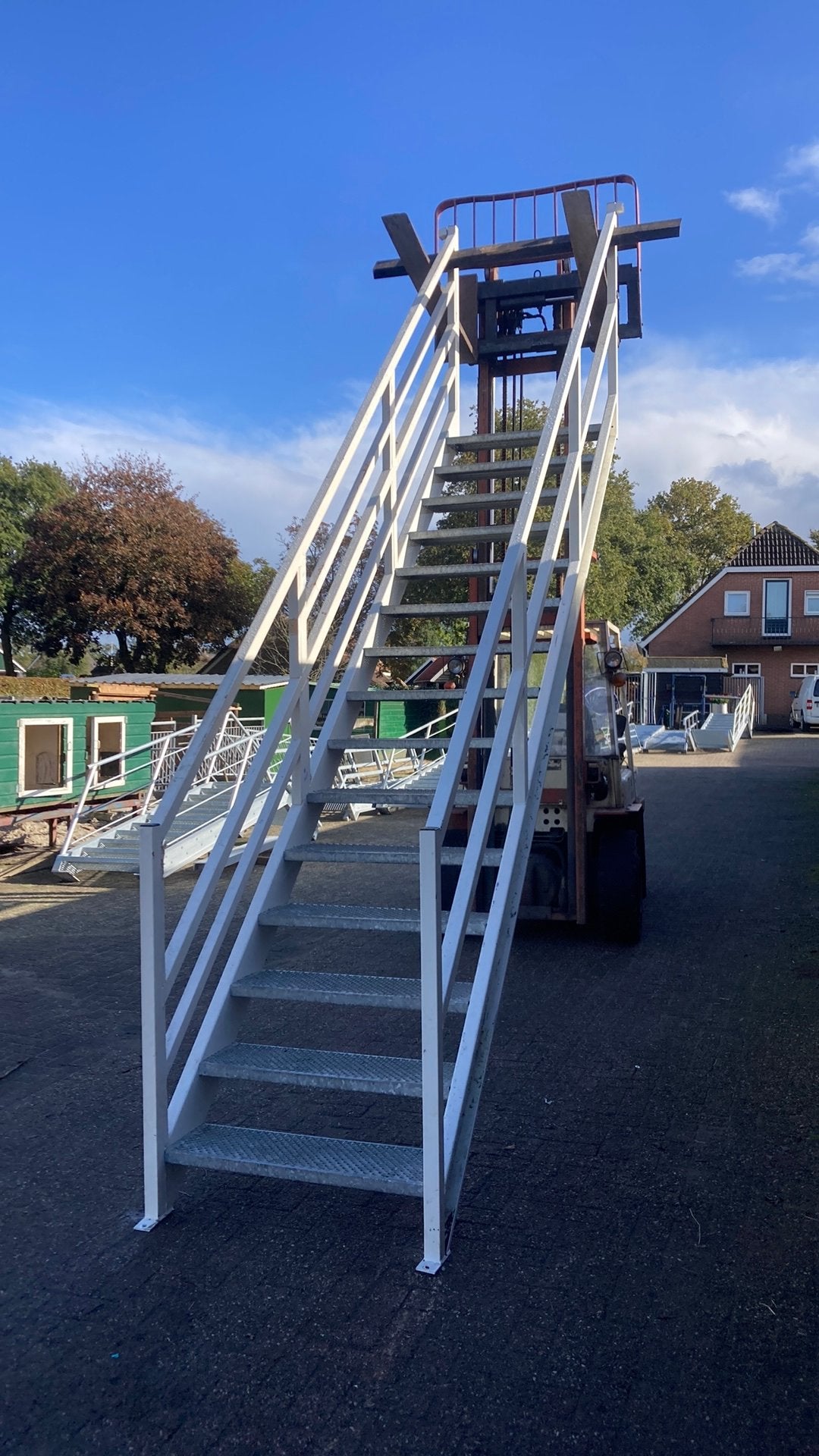 Stalen trap, Ophalen, Zo goed als nieuw, 2 tot 4 meter