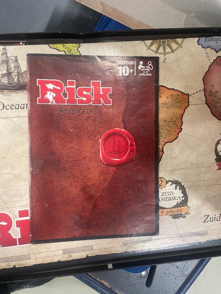 Risk strategieo, Hobby en Vrije tijd, Gezelschapsspellen | Bordspellen, Ophalen, Zo goed als nieuw