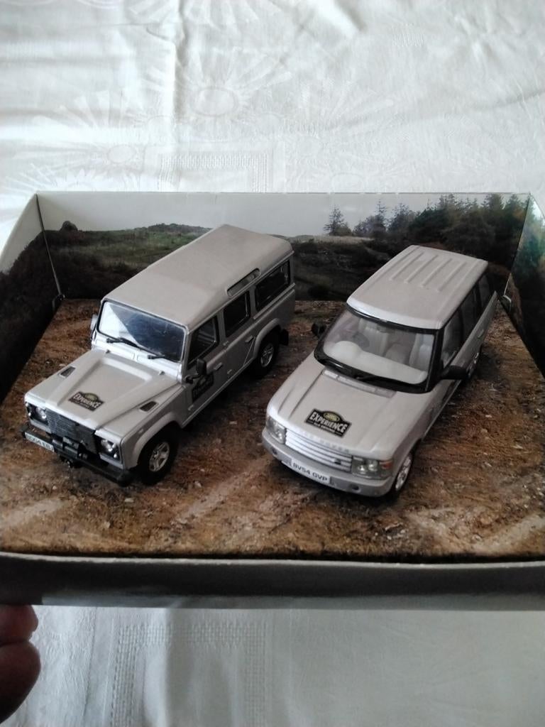 Corgi landrover en Range Rover 1/43, Ophalen of Verzenden, Nieuw, Auto, Corgi