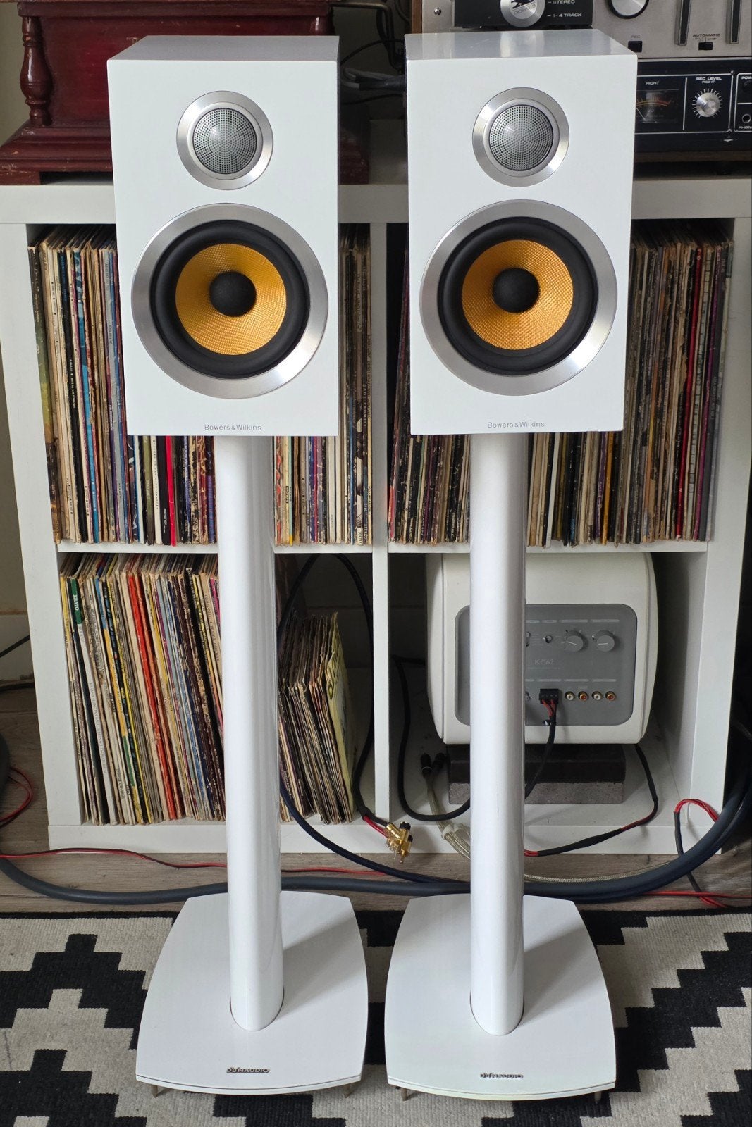 Bowers & Wilkins CM1 S2 met Dynaudio Stand 3X, Audio, Tv en Foto, Luidsprekers, Gebruikt, Boekenplank luidspreker, 60 tot 120 watt
