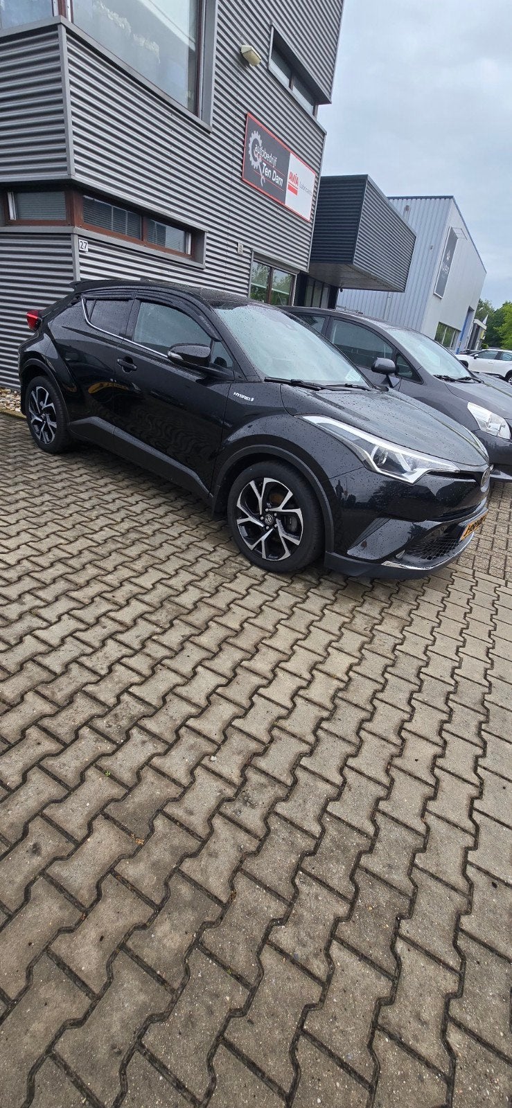 Toyota C-HR 1.8 Hybrid 122pk CVT 2020 Zwart, Auto's, Toyota, 725 kg, 4 cilinders, Zwart, 75 €/maand