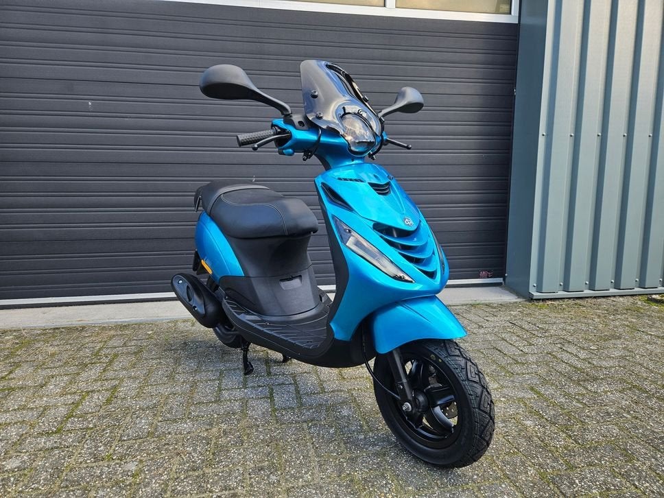 PIAGGIO ZIP 50 4T-2V BROM 2017 CANDY BLEU GOED ONDERHOUDEN, Fietsen en Brommers, PIAGGIO, Onbekend, Onbekend, 50 cc