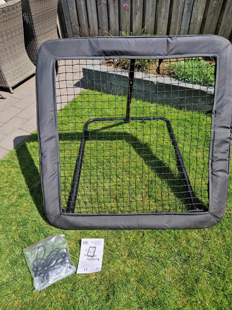 Zo goed als nieuwe voetbal rebounder - EXIT Kickback L, Ophalen, Zo goed als nieuw