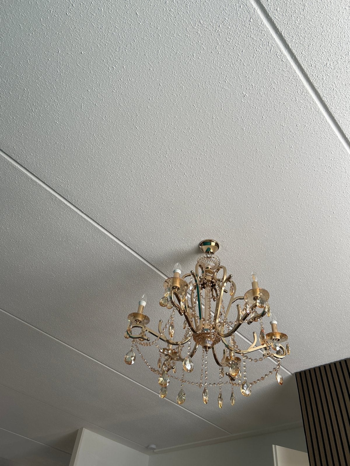 Gouden kroonluchter met kristallen hangers, Ophalen of Verzenden, Zo goed als nieuw, Metaal, E14 (klein)