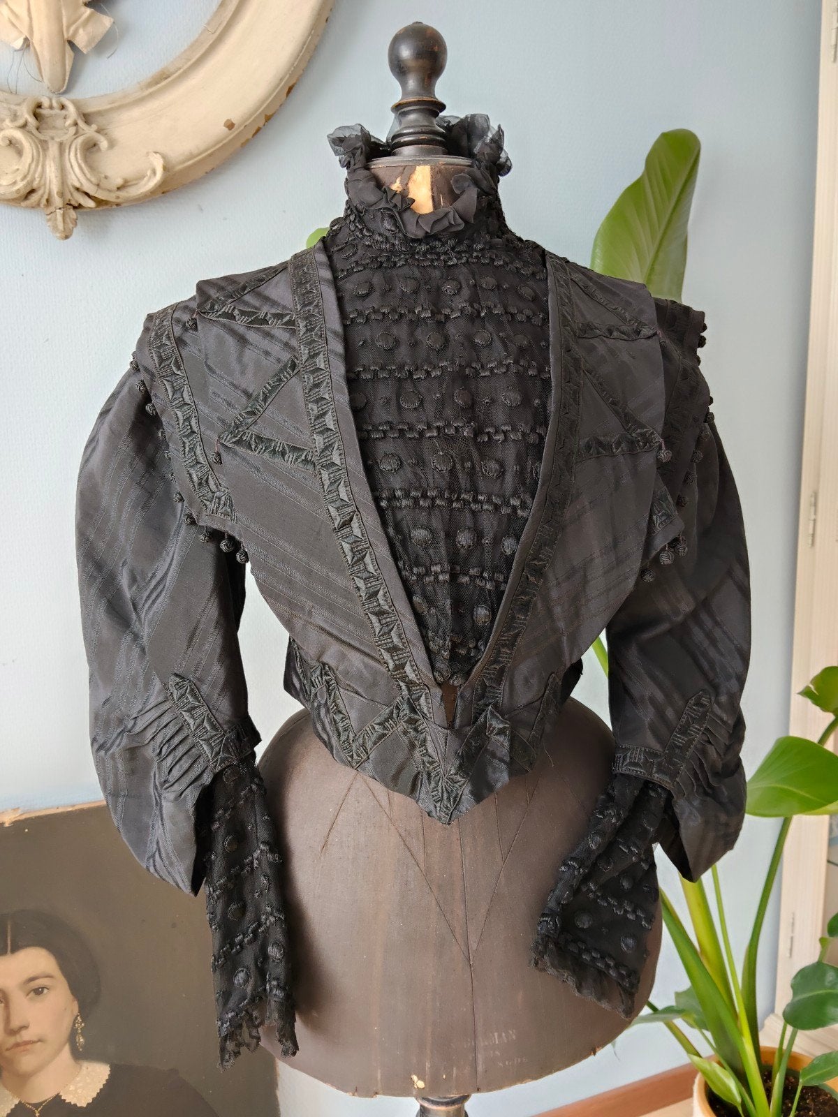 Antiek zwart zijde kanten bodice Victoriaans met label, Antiek en Kunst, Antiek | Kleding en Accessoires, Ophalen of Verzenden