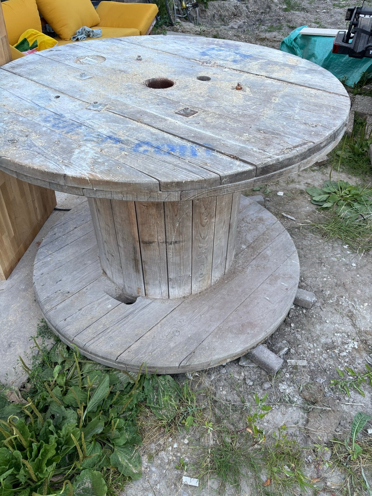 Robuuste houten kabelhaspel tafel - Uniek design, Ophalen, Zo goed als nieuw, Rond, Hout