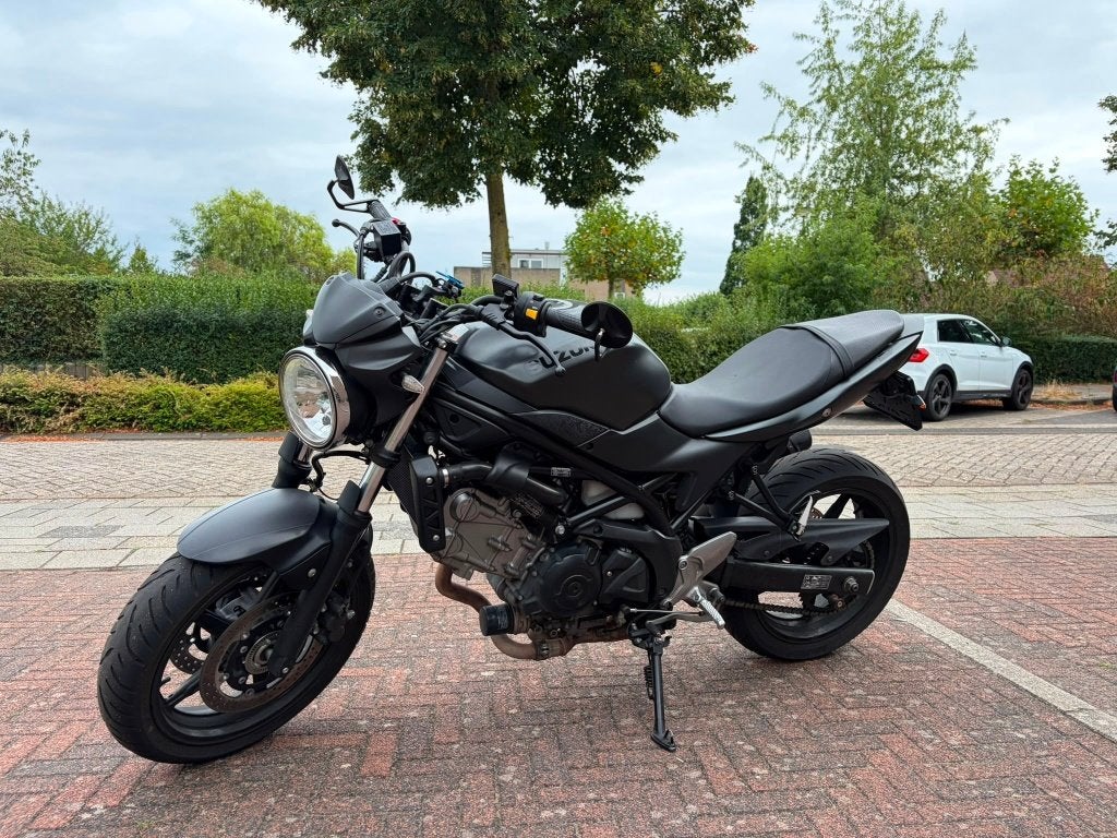 Suzuki SV650 (2019) - A2 uitvoering - Compleet onderhouden, Motoren, Motoren | Suzuki, 2 cilinders, Occasion, 649 cc, Sportuitlaat