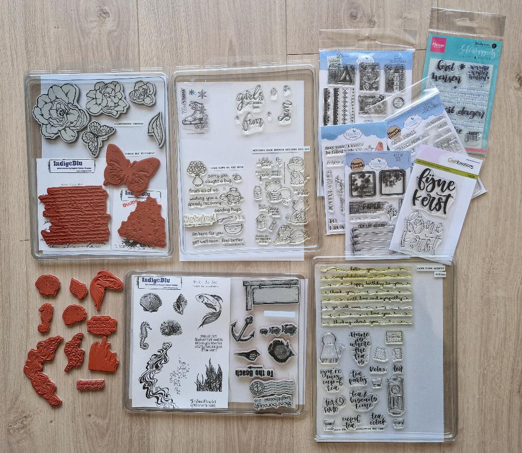 Tk 4 opbergcassettes vr stempels INCL veel extra stempels!, Verzenden, Gebruikt, Overige thema's, Overige typen