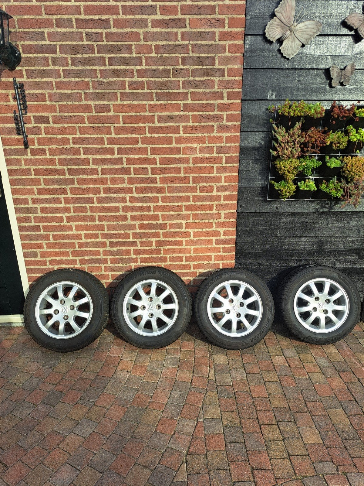 Hankook winterbanden met lichtmetale velgen 175/65R14 82T, Auto-onderdelen, Banden en Velgen, Ophalen, 14 inch, Gebruikt, 175 mm