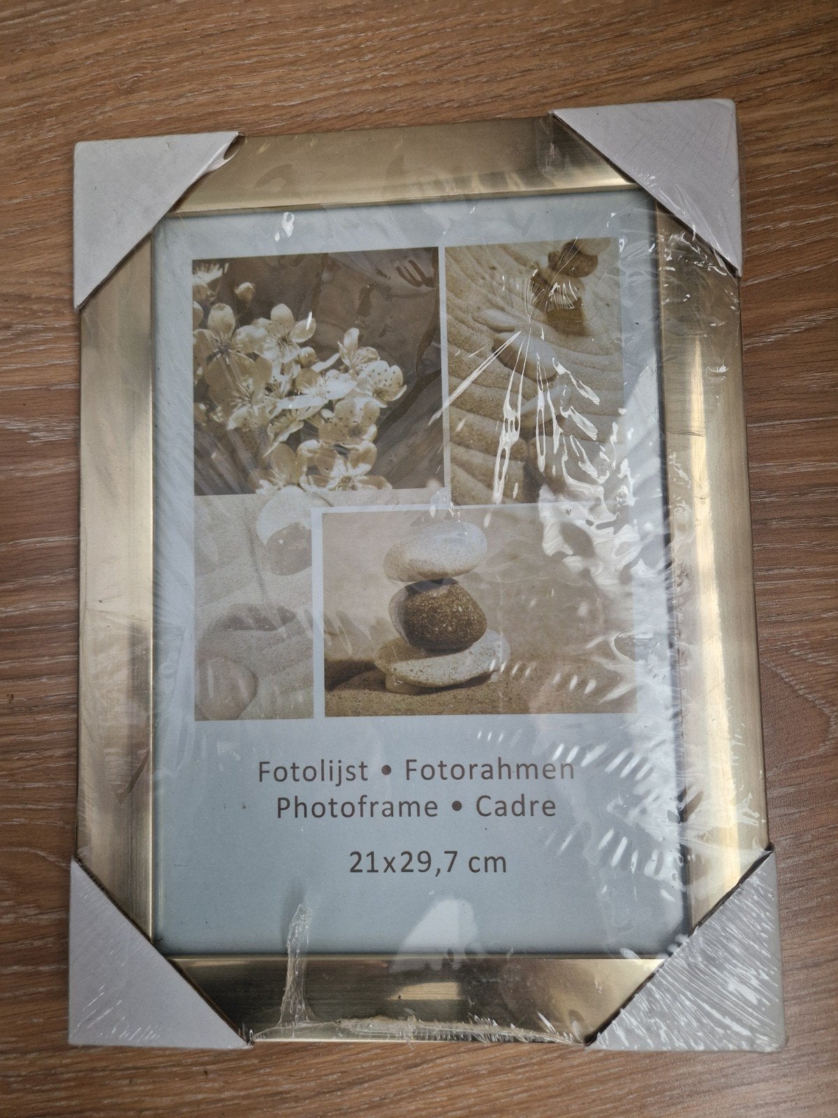 Nieuwe fotolijst 21x29,7 cm (A4) goudkleurig, Ophalen of Verzenden, Nieuw, Goud