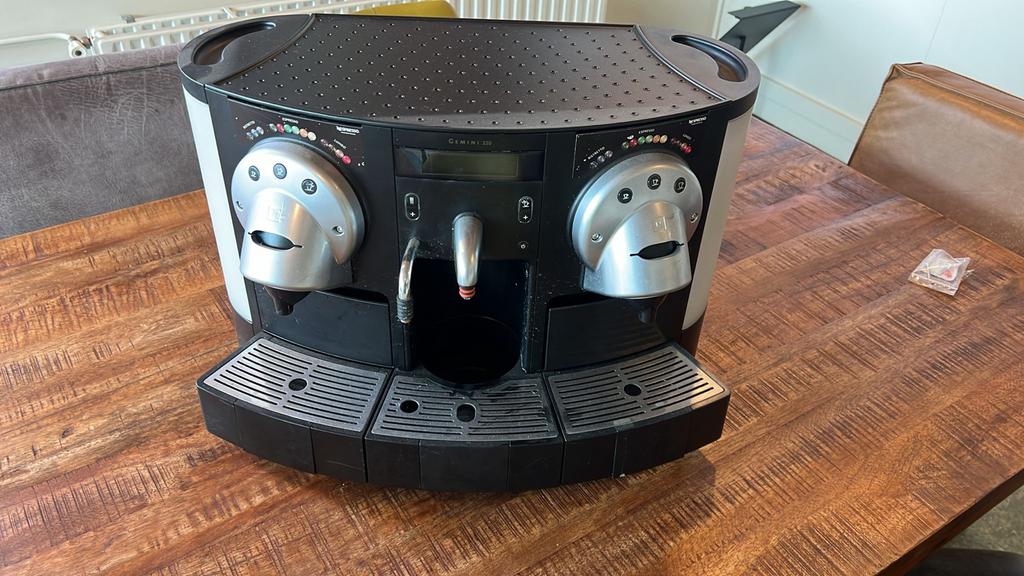 Nespresso Gemini 220 Professionele Koffiemachine, Witgoed en Apparatuur, Koffiezetapparaten, Ophalen, Koffiepads en cups, Gebruikt
