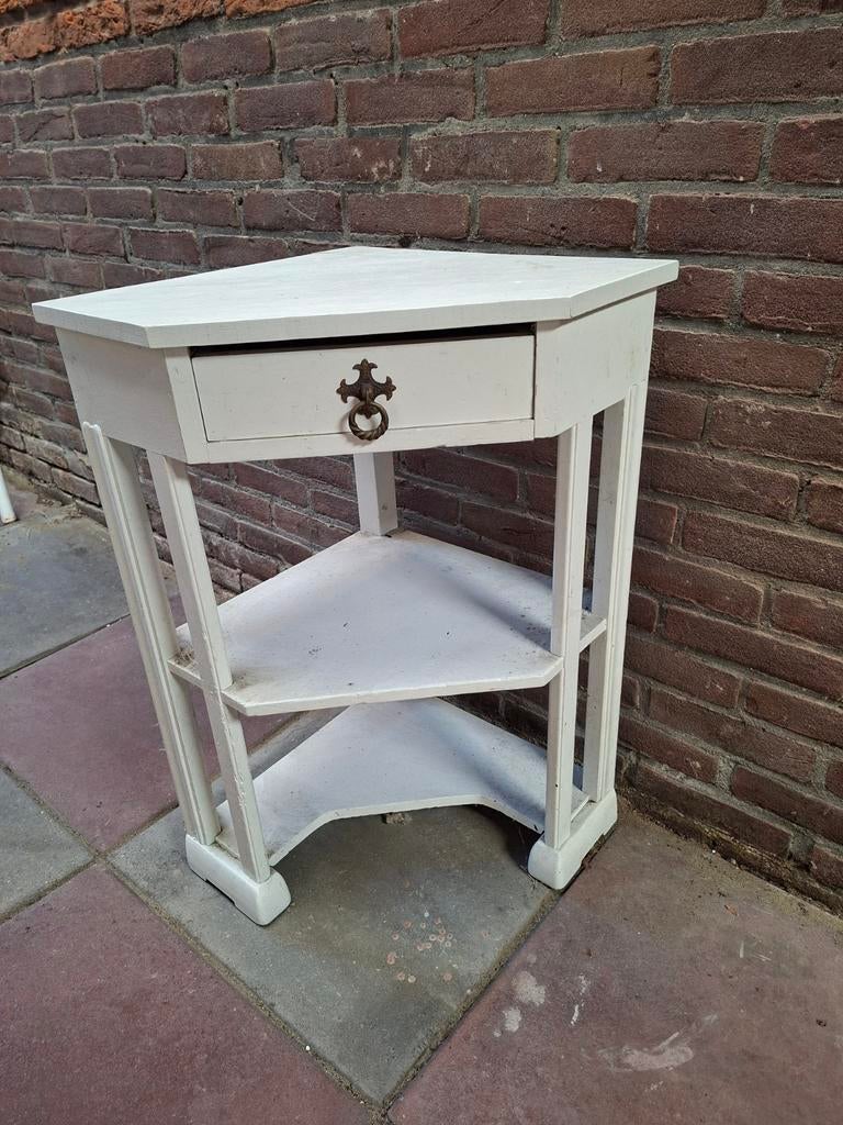 Brocante hoekkastje, Ophalen
