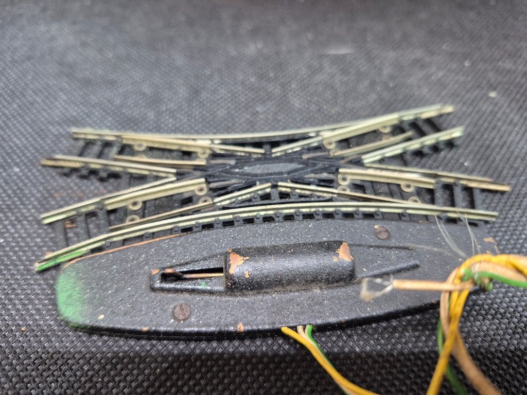 Minitrix 4968 - electrisch kruiswissel 104,2mm 30gr (16521), Hobby en Vrije tijd, Modeltreinen | N-Spoor, Gebruikt, Gelijkstroom