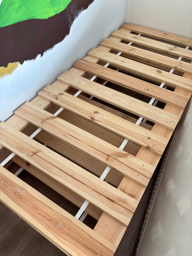 1 pallet bedbodem, Huis en Inrichting, Slaapkamer | Matrassen en Bedbodems, Ophalen, Zo goed als nieuw, Eenpersoons, 90 cm
