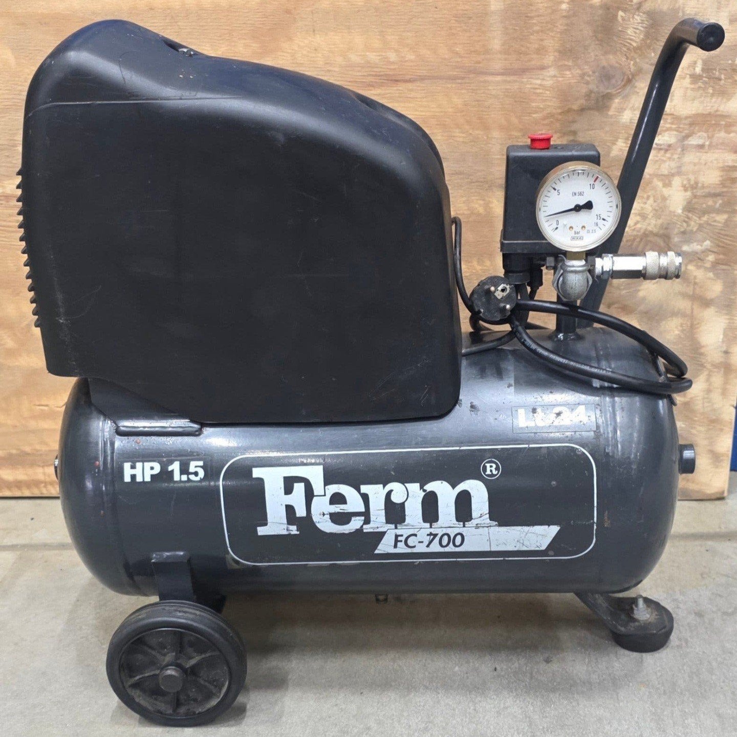 Ferm FC-700 Compressor - 1.5 PK, Mobiel, Doe-het-zelf en Verbouw, Compressors, Ophalen, Gebruikt, 6 tot 10 bar, Minder dan 200 liter/min