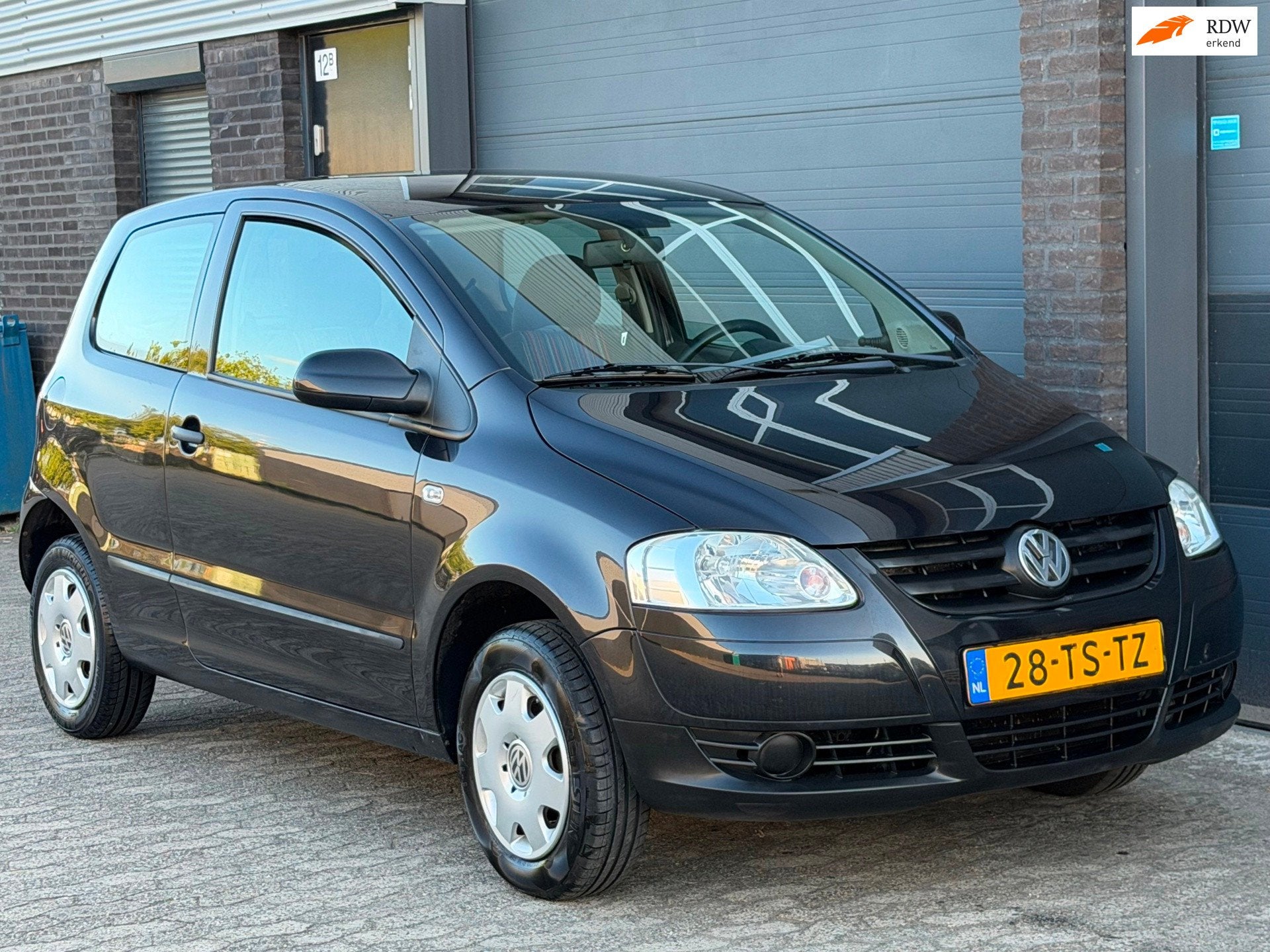 Volkswagen Fox 1.2 Trendline APK NAP, Auto's, Stof, Zwart, 4 stoelen, 1198 cc