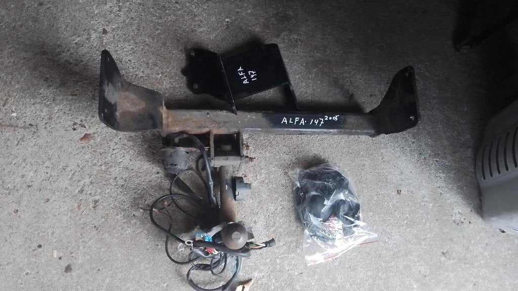 TREKHAAK ALFA  147  2001 TOT 2010, Gebruikt, Alfa Romeo, DERERD, ADRES