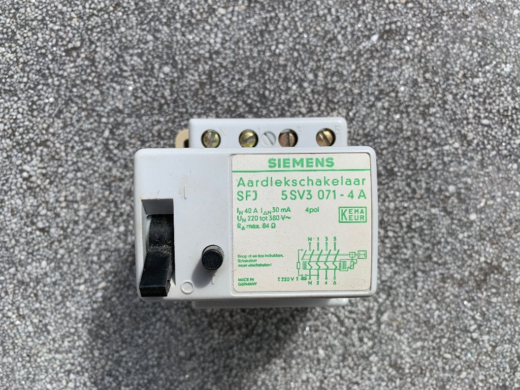 Onderdelen van oude groepenkast / meterkast, Ophalen of Verzenden, Gebruikt, Siemens, Aardlekschakelaar