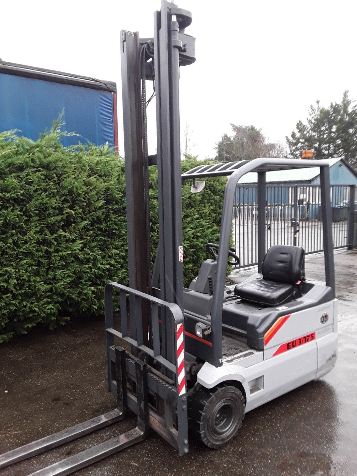 Werktafel op hoogte,lift of als heftruck te gebruiken Fiat, Ophalen