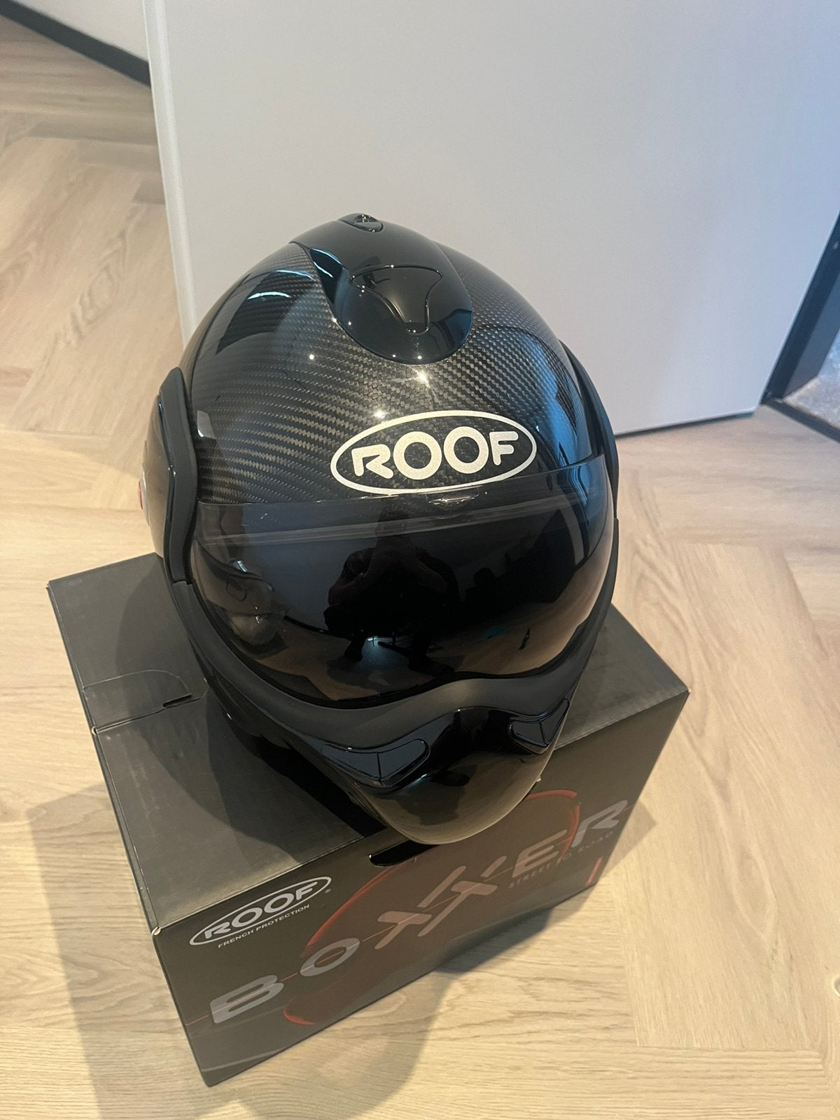 Roof boxer RO9 carbon XS systeem helm, Motoren, Kleding | Motorhelmen, XS, Systeemhelm, Tweedehands, Ophalen