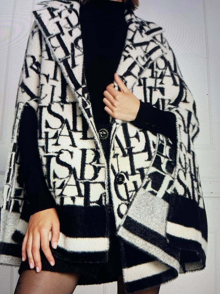 Elisabetta Franchi prachtige cape/vest IT 40-44, Verzenden, Zo goed als nieuw, Maat 38/40 (M), Zwart