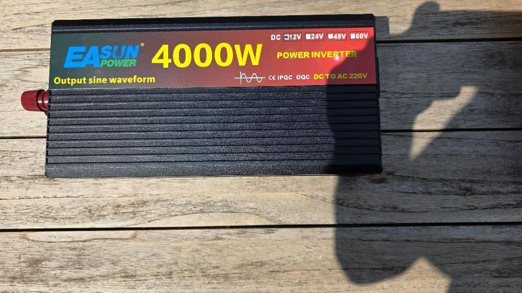 Omvormer, Caravans en Kamperen, Camper-accessoires, Ophalen of Verzenden, Zo goed als nieuw