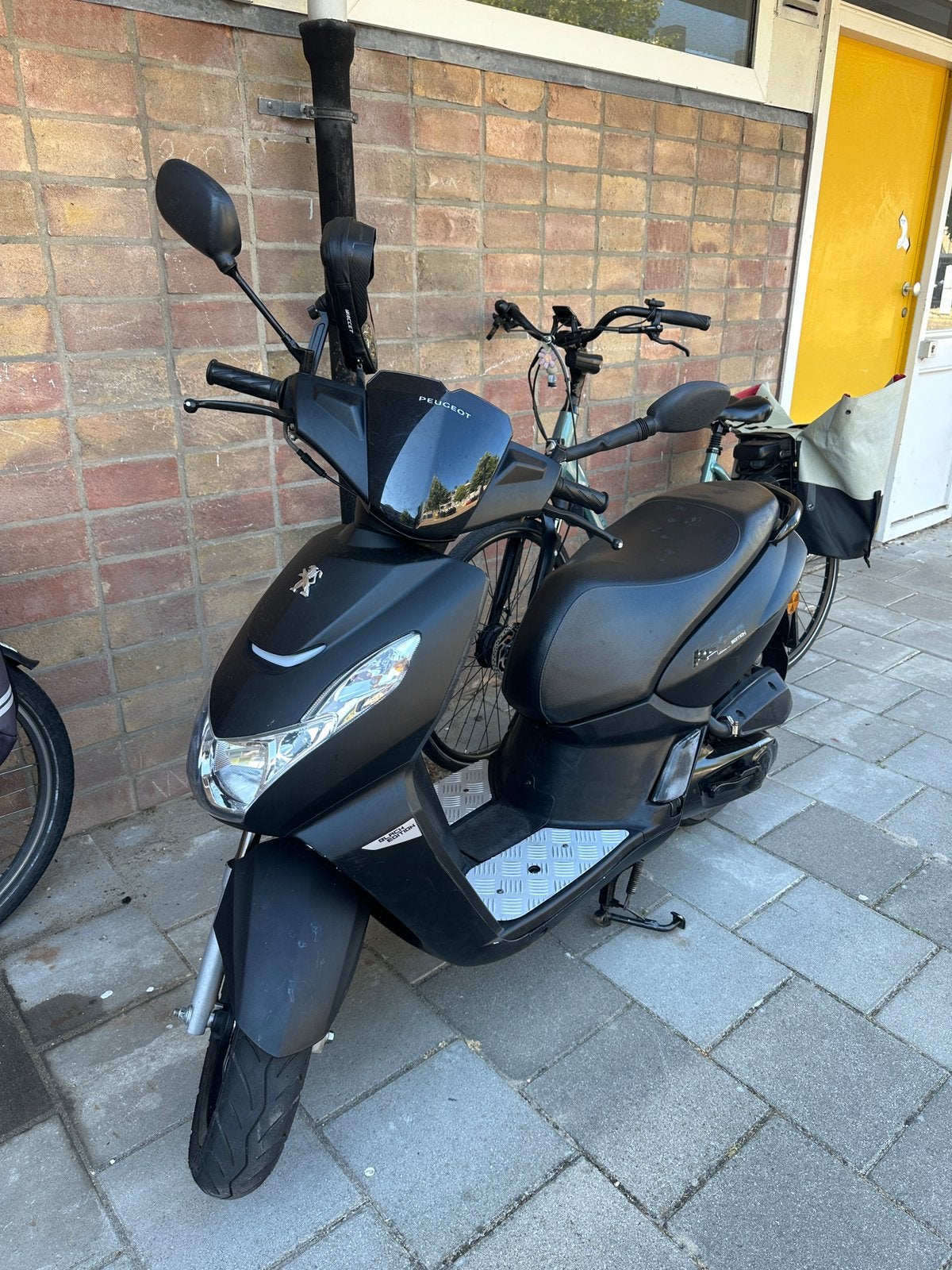 Peugeot Kisbee 2019 – Geel kenteken, Fietsen en Brommers, Scooters | Peugeot, Ophalen, Gebruikt, Overige modellen, Maximaal 45 km/u