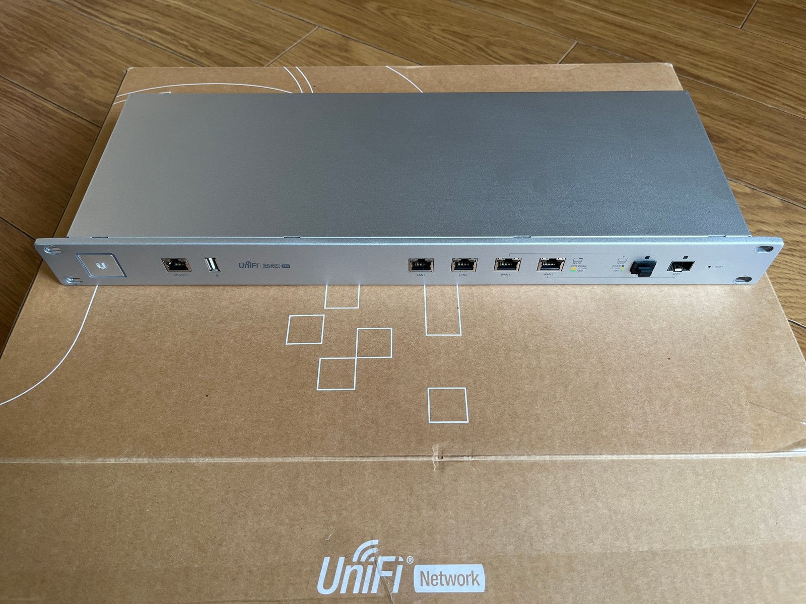 Ubiquiti UniFi Security Gateway Pro 4 (USG-PRO-4), Ophalen of Verzenden, Gebruikt, Router