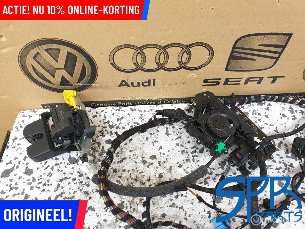 Achteruitrijcamera Tiguan 5NA AD1 5NA827566B KLEPOPENER SLOT, Auto-onderdelen, Gebruikt, Volkswagen, Ophalen of Verzenden, Volkswagen