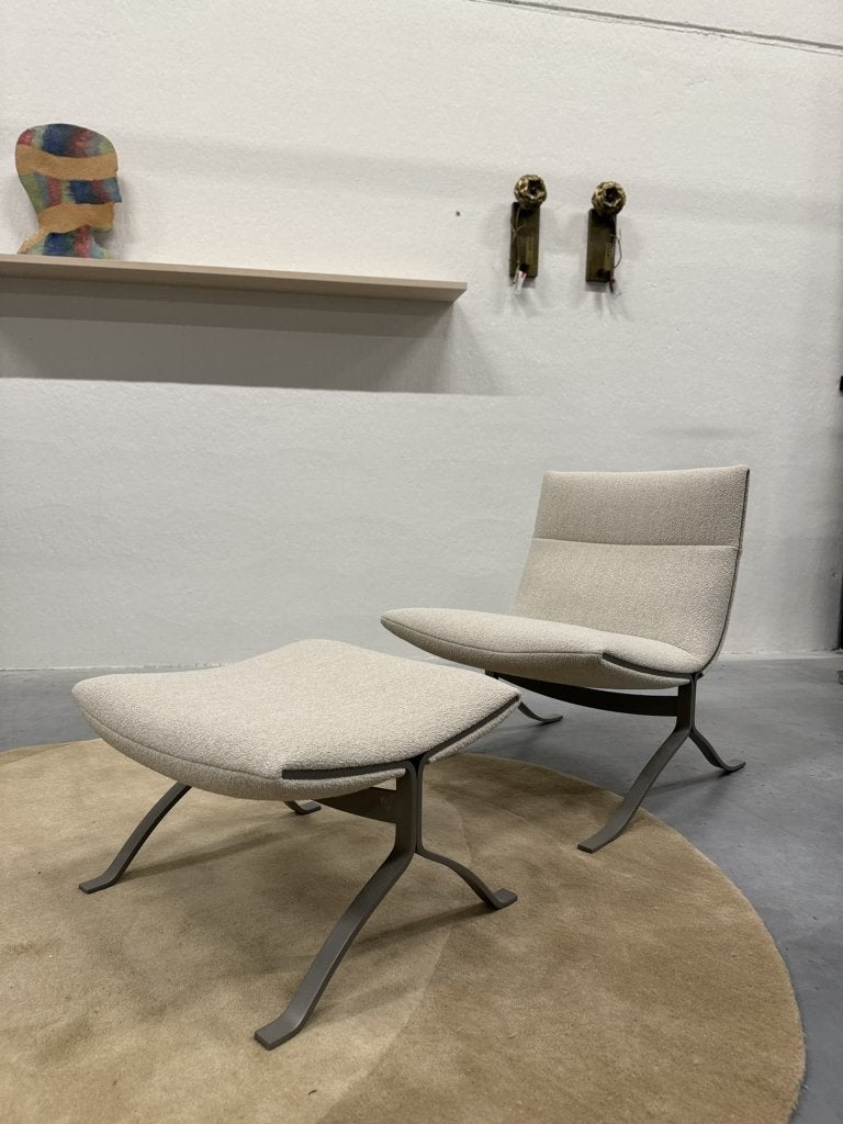 Nieuw Eyye Juno met poef Bosa stof Design stoel Voetenbank, Huis en Inrichting, Gompenstraat 15, 75 tot 100 cm, Ophalen of Verzenden