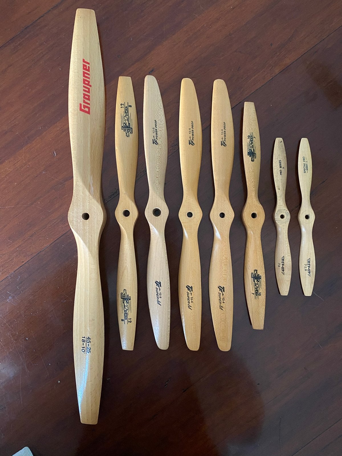 Diverse houten propellers voor RC-vliegtuigen (m2454405564) — Modelbouw ...