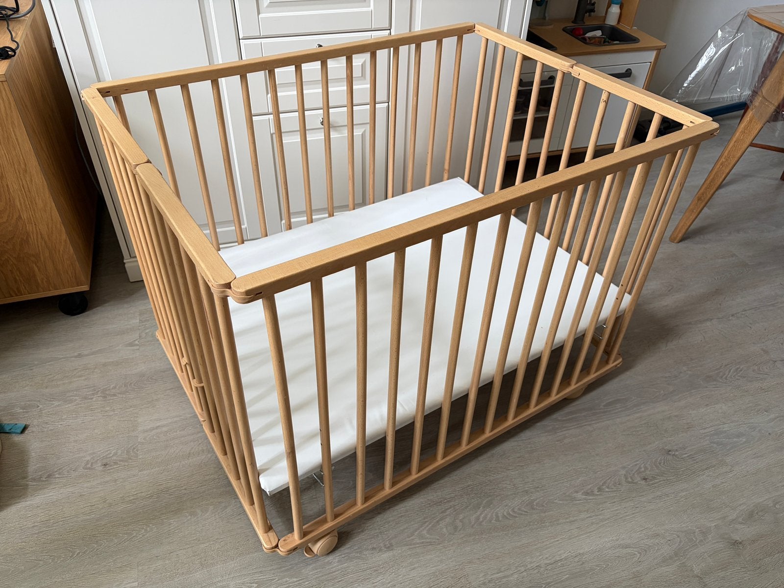 Petit Amélie opvouwbare box Tigre inclusief boxkleed, Kinderen en Baby's, Boxen, Ophalen, Gebruikt, Rechthoekig, In hoogte verstelbaar
