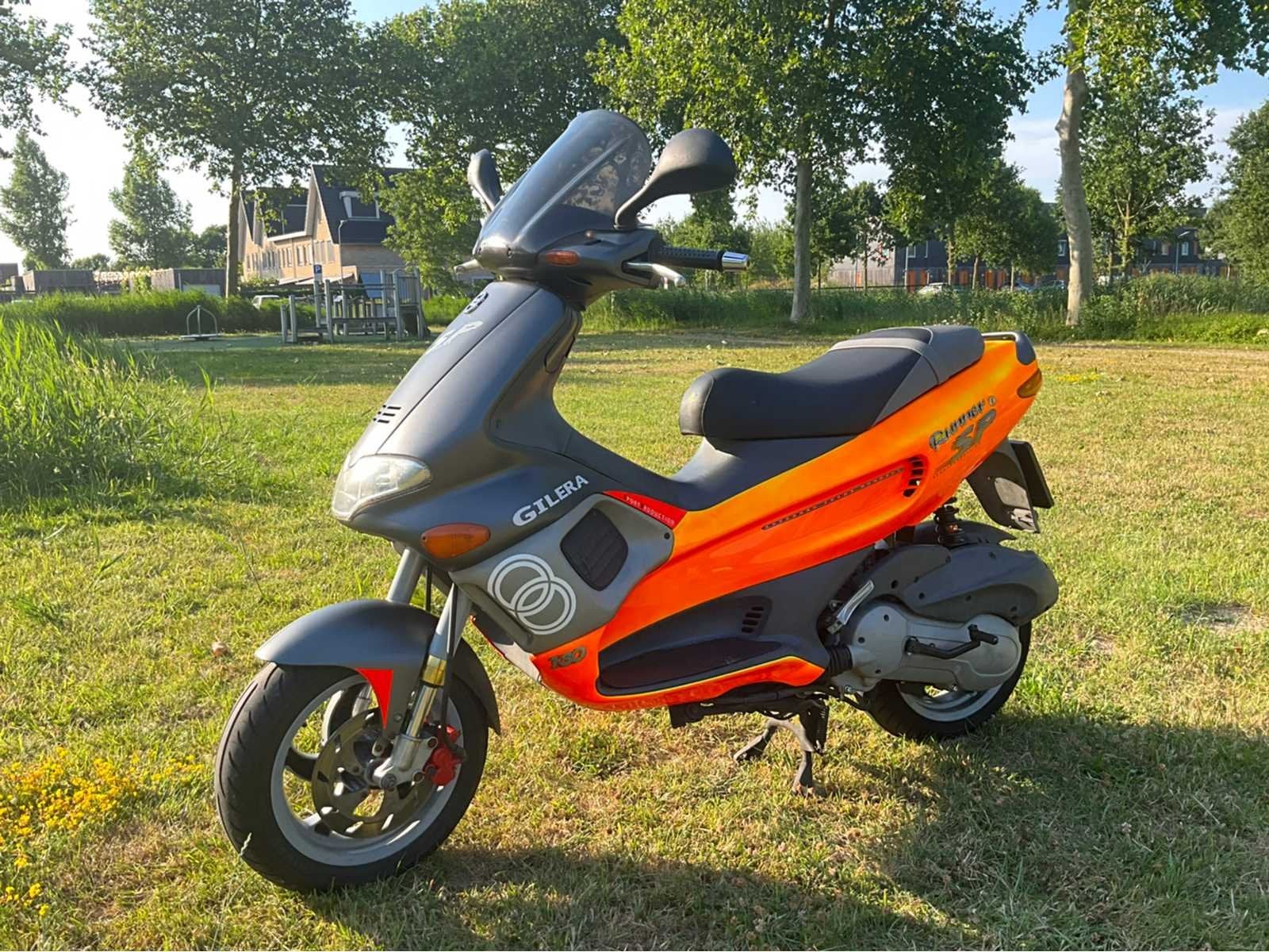 Gilera Runner 180cc dd fluo Rosso m08 op A2 motorscooter, Bedrijf, Overig, Gilera