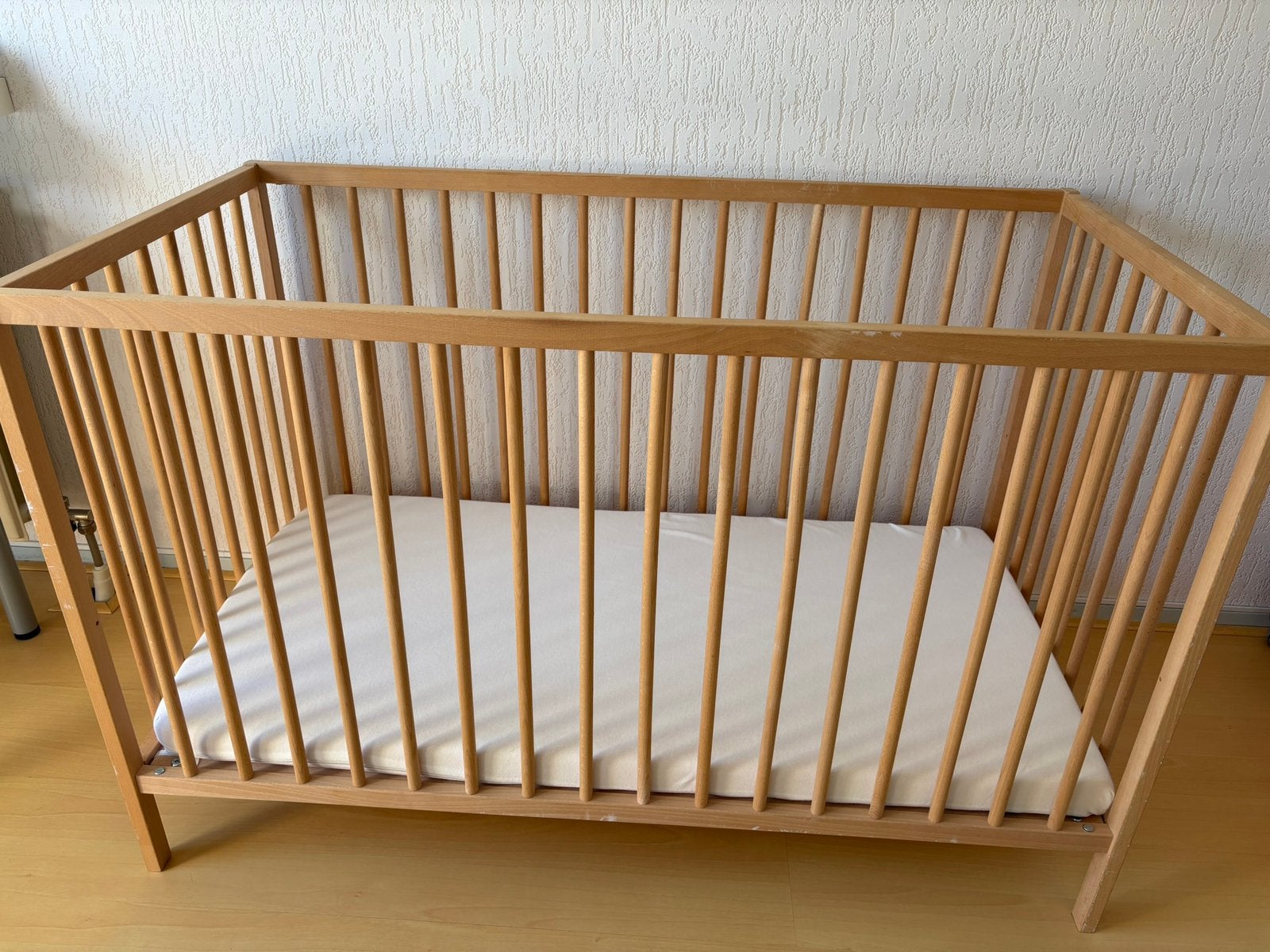 Ledikantje beuken Ikea Sniglar 60x120, Kinderen en Baby's, Ophalen, Zo goed als nieuw, Ledikant