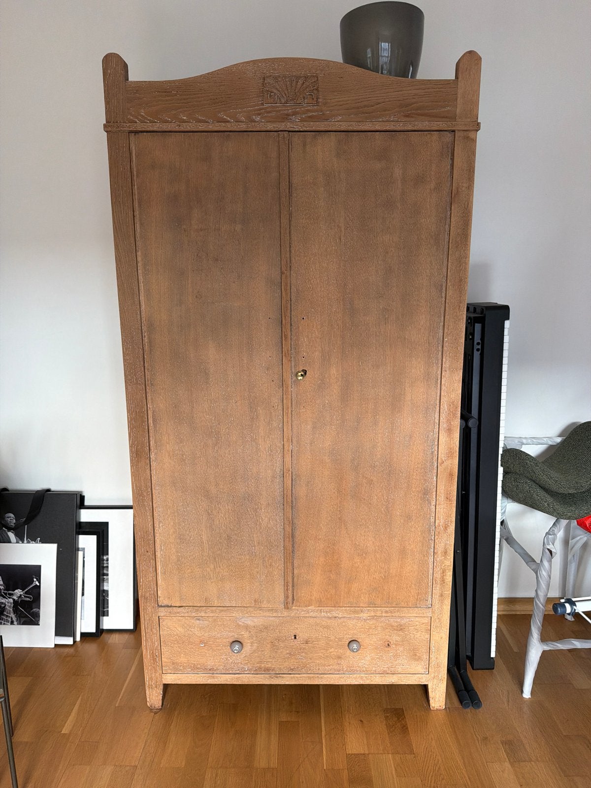 Gratis op te halen: Robuuste houten kast in Amsterdam, Ophalen, Gebruikt, 200 cm of meer, 50 tot 100 cm