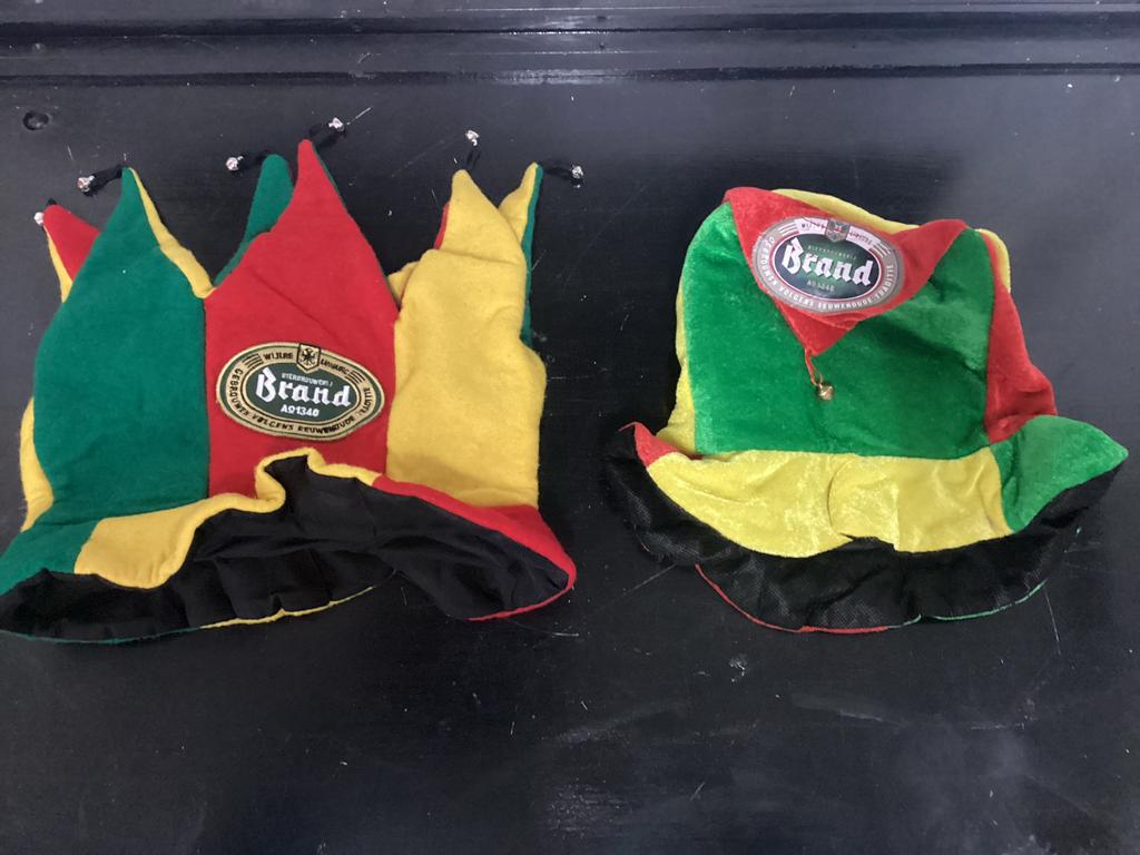 Twee Brand bier narrenmutsen Carnaval Vasteloavend, Verzenden, Gebruikt, Hoed of Pruik, Carnaval