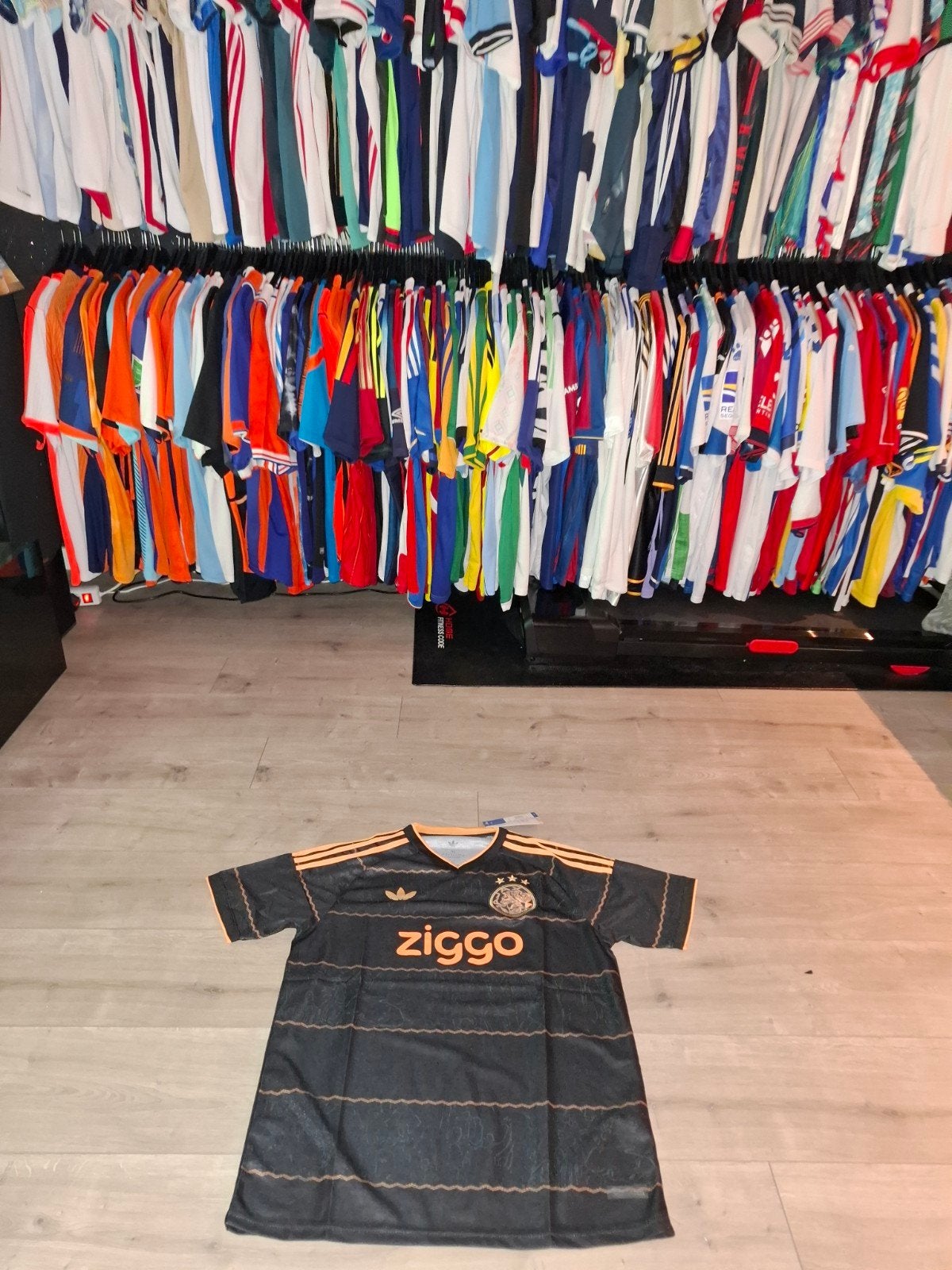 Ajax uitshirt 26-27 Zwart maat XL, Maat XL, Ophalen of Verzenden, Nieuw, Shirt