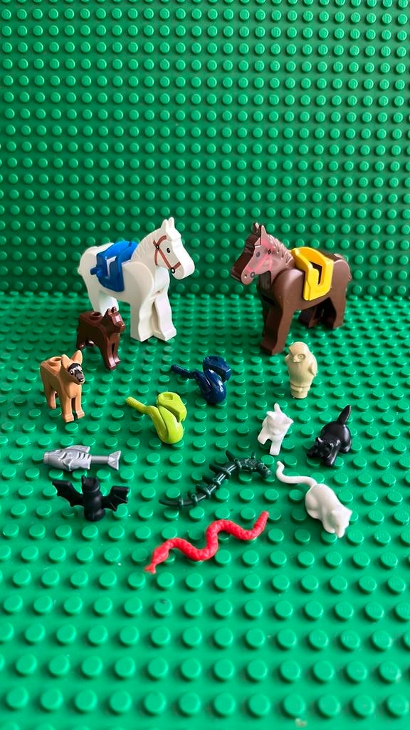 Partij lego dieren paarden, poes, vleermuis etc, Kinderen en Baby's, Speelgoed | Duplo en Lego, Ophalen of Verzenden, Zo goed als nieuw
